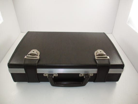 Vintage Brown Faux Leather 30 Cassette Case Double Straps Latches Locks Excellent Condition Nicest Available