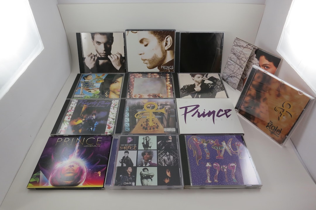 Prince CD 紫色シンボルデザイン　外装一部剥がれ有り Prince CD 紫色シンボルデザイン 外装一部剥がれ有り Prince CD 紫色