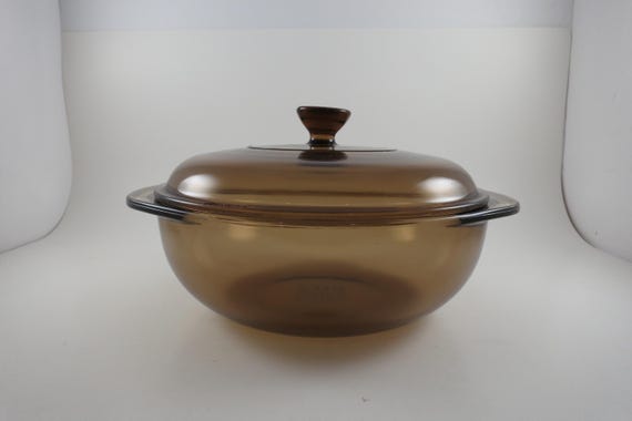 Vintage Pyrex 1.5 Quart Mixing Bowl: Double Handled Serving Dish with Lid Brown