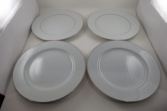 Vintage Crown Victoria Lovelace Fine China Set of 4 10 3/8 Inch Dinner Plates