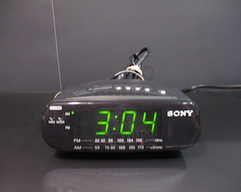 Vintage 1990's Sony Dream Machine FM/AM Digital Clock Radio Alarm Clock Model ICF-C212 Oversized Led Display Works Perfect