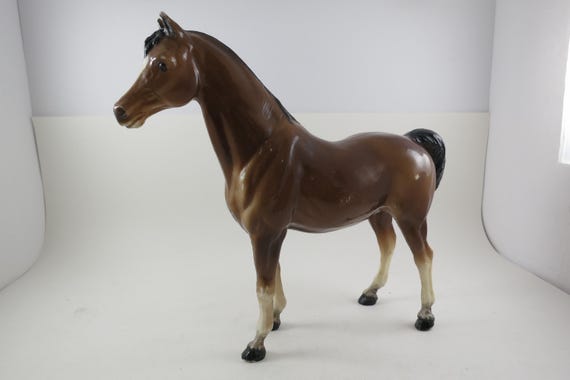 Breyer Brown & White Glossy Thoroughbred Horse Very Good Condition