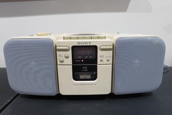 Vintage Sony CFD-20 CD Cassette Radio Boombox: