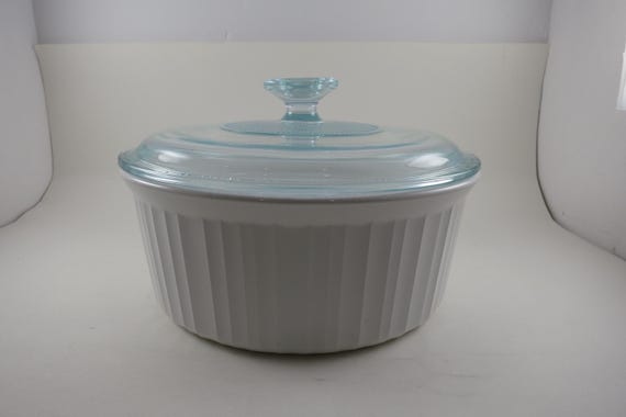 Corning French White Round Casserole Dish: 2.5 Quart F-1-B with Glass Lid