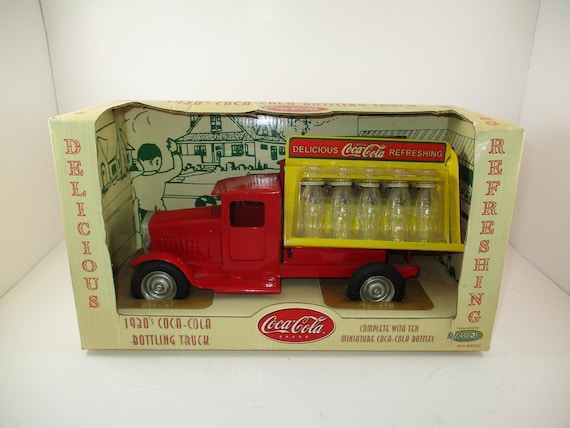 Vintage 2001 Gearbox Limited 1/18 Scale 1930's Coca Cola Bottling Truck Pressed Steel New in Original Box NOS