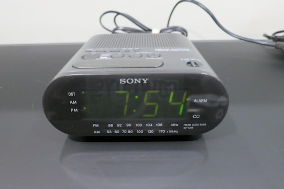 Vintage 1990's Sony Dream Machine FM/AM Digital Clock Radio Alarm Clock Model ICF-C218 Oversized Led Display Works Perfect