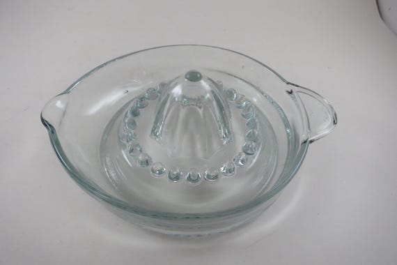 TPC Mexico Clear Glass Citrus Juicer Ribbed Reamer Cone Pouring Spout 8 Inch