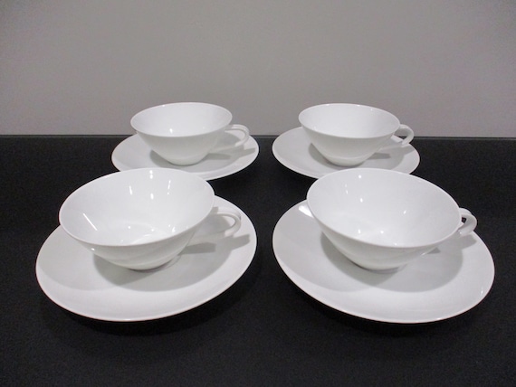 Vintage Hutschenreuther Selb Bavaria Germany Elegance Pattern Solid Plain White Set of 4 Cup and Saucer Sets Pristine Condition