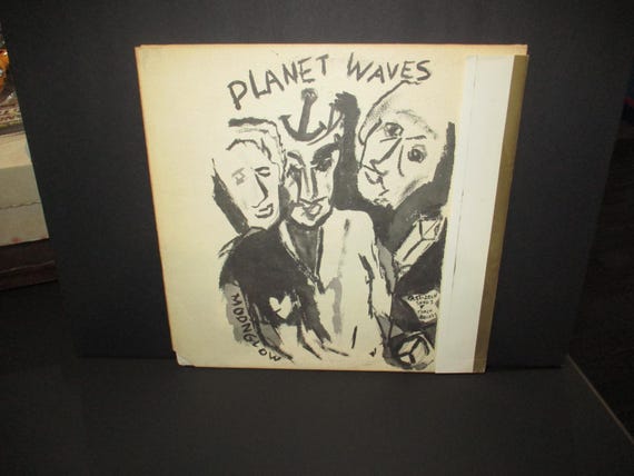Vintage 1974 Vinyl LP Record Planet Waves Bob Dylan Excellent Condition With Gold Wrap 70526