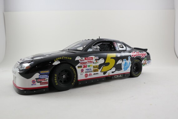 2002 Racing Champions 1:24 Scale Nascar Diecast Car No 5 Terry Labonte Chase the Race 973/999 New In Original Box with COA and Template