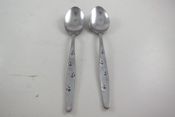 Easterling Tuscan Ware Teaspoons: Floret Pattern, 6 Inch Pair