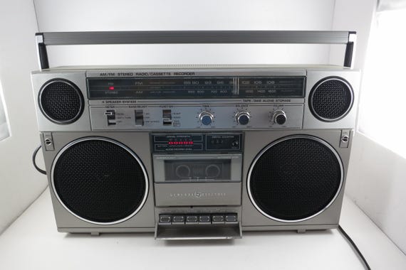 Vintage 1980's General Electric Portable Stereo Boom Box Cassette Recorder Silver OG
