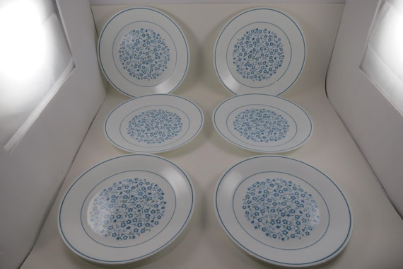 Set of Six Vintage Corelle by Corning Blue Heather Flowers 8 1/2 Inch Salad Plates Excellent to Like New Condition