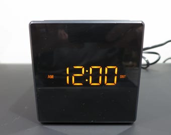Vintage Sony Dream Machine AM/FM Radio Digital Alarm Clock Model