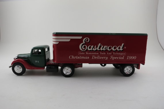 Vintage 1990 Ertl Eastwood Christmas Delivery Special 1937 Ford Coin Bank NIB