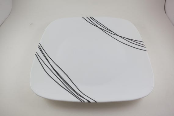 Vintage Corelle Corning Simple Sketch 10 1/2 Inch Square Dinner Plates Like New Condition