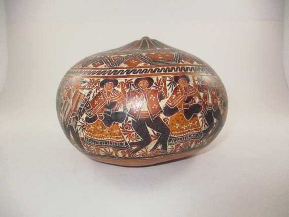 Vintage Hand Carved Peruvian Gourd Folk Art Story Telling Very Detailed Beauty Rattle Excellent Condition