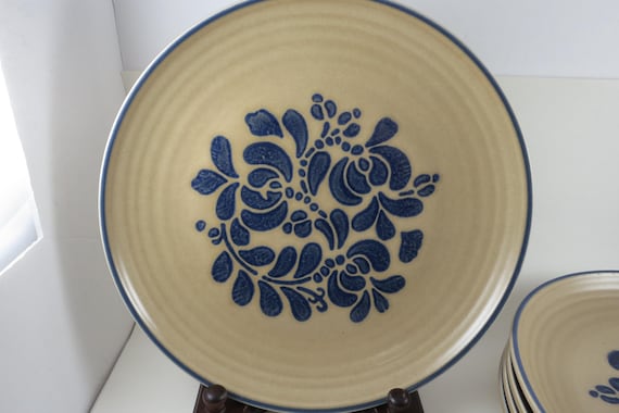 Vintage Pfaltzgraff Folk Art Pattern Set of Five 10 Inch Dinner Plates USA