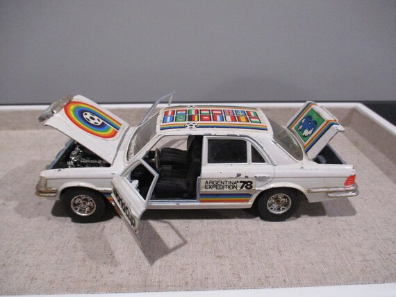 Vintage 1978 Burago Mercedes 450 SEL Argentina World Cup 1/24th Scale 7 Inches Long Good Condition