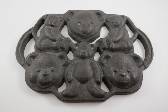 Vintage Cast Iron Teddy Bear Trivet Mold - Double Handled 9x7