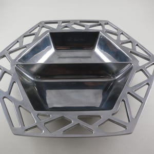 Wilton Armetale Symphony 12 Inch Hexagonal Server Cut Out Geometric Trim