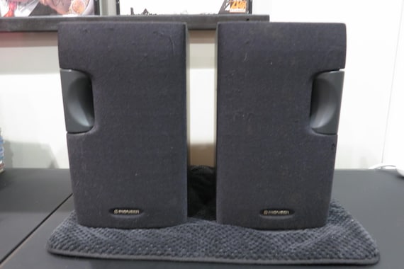 Pair of Vintage Pioneer 70 Watt Black Bookshelf Speakers