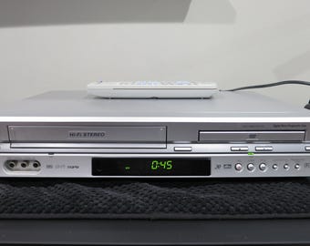 Vintage 2004 JVC VHS/Dvd/Cd Player Silver Modern Retro Design with Remote