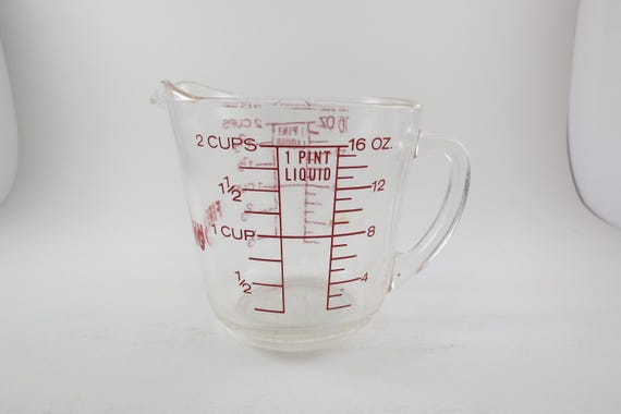 Vintage Red Letter Fire King 498 2 Cup Measuring Cup with Handle Excellent Condition