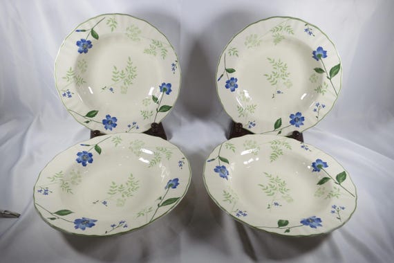 Set of 4 9 Inch Soup Bowls Mikasa Avignon Country Classics DC403