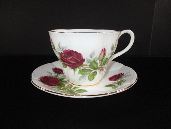 Vintage Royal Albert Fine Bone China Royal Canadian Rose Pattern Pristine Condition