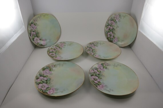Set of Six Vintage Hand Painted Bavaria Artist Signed 7 1/2 Inch Salad Plates Pink Floral Gold Trim Thomas Excellent Condition