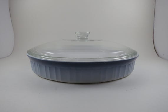 Corelle F-3-B 24 cm Round Casserole In French White with Blue and Glass Lid