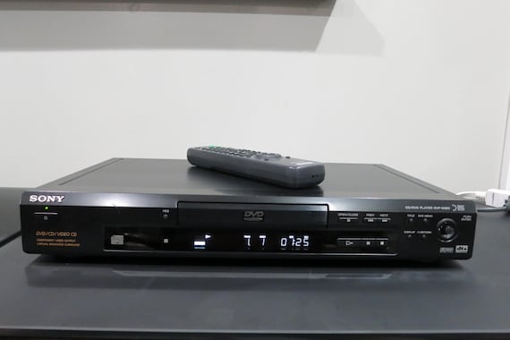 Sony DVP-S360 DVD/CD Player with Remote - Dolby Noise Reduction