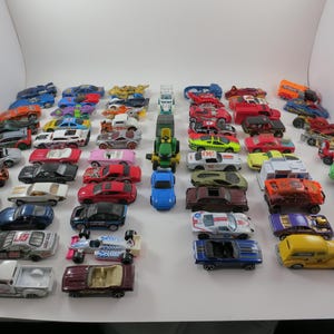 Vintage to Modern Hot Wheels Matchbox Maisto Diecast Cars Trucks Vans SUVs Retro Rods Fantasy Buy 10 or 1000 Great Gift Lot for Kids