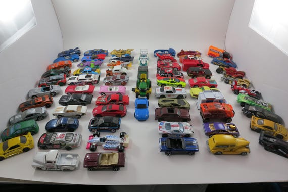 Vintage to Modern Hot Wheels Matchbox Maisto Diecast Cars Trucks Vans SUVs Retro Rods Fantasy Buy 10 or 1000 Great Gift Lot for Kids