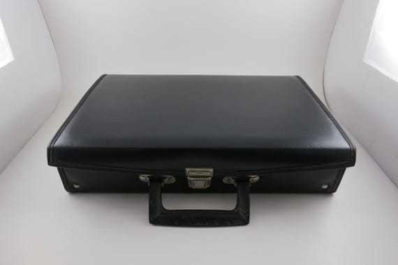 Vintage Black Faux Leather Cassette Carrying Case 1980's Hard Shell with Handle Holds 30 Cassettes Excellent Condition