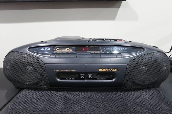 Vintage Sanyo MCD-Z2 CD Radio Cassette Recorder Portable Boom Box