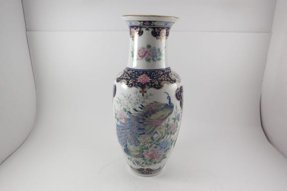 Vintage Hand Painted Toyo Japan Porcelain Accent Vase Peacocks 10 1/2 Inches Tall