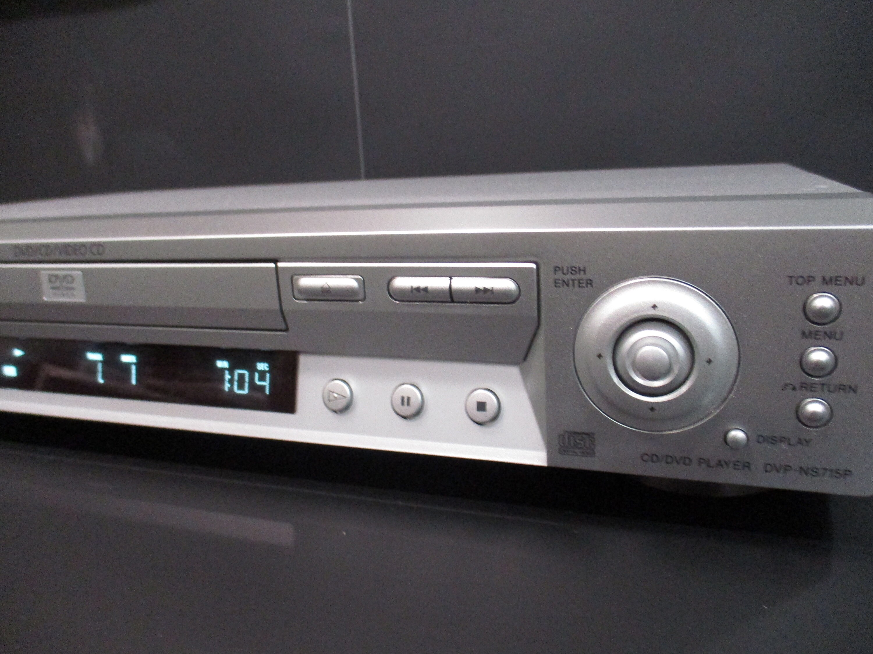 2004 Sony DVP-NS715P DVD/CD Player Works Great Free Shipping
