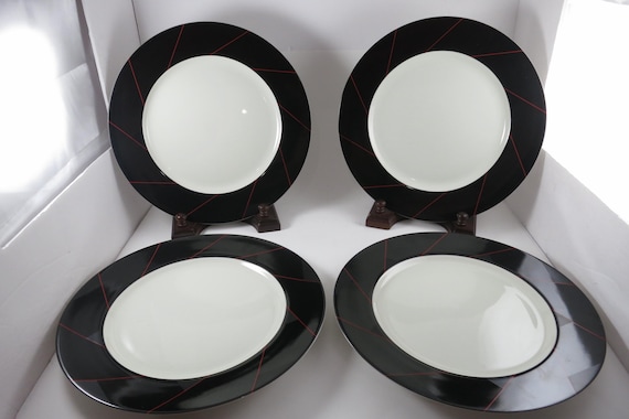 Set of 4 1986 Mikasa Escort Patter L5597 10 7/8 Inch Dinner Plates