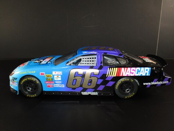 Vintage 2000 Racing Champions 1:24 Scale Diecast Nascar/Big K Mart No 66 Darrell Waltrip Nascar