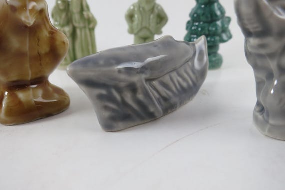 16 Piece Set of Miniature Wade Figurines England Dog Eagle Rhino Elephants More