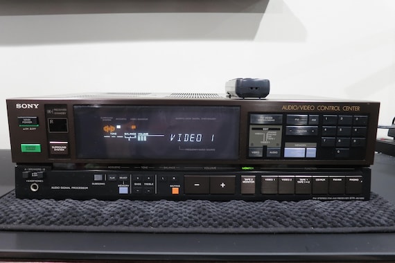 Vintage 90s Sony FM/AM Receiver STR-AV480 - Dolby Pro Logic, Remote Included