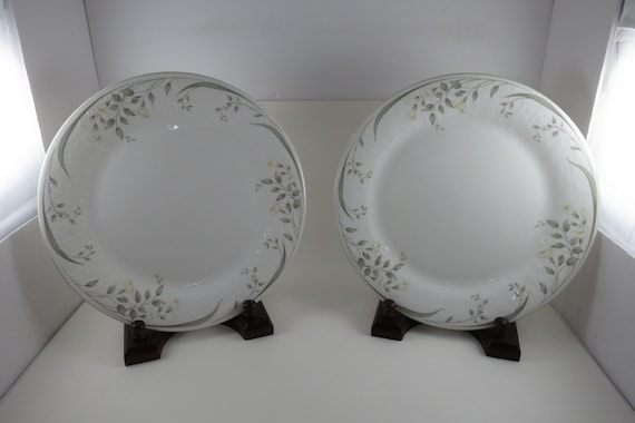 Vintage Royal Albert Bone China Dinner Plates: Hazy Dawn Pattern, Set of 2