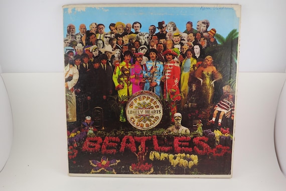 Vintage 1967 Beatles Sgt Peppers Vinyl LP: Mono Pressing with Rare Promo Photo