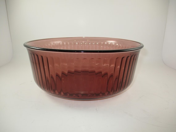 Vintage Amethyst Purple Glass Ribbed 9 Inch Serving Bowl Excellent Condition