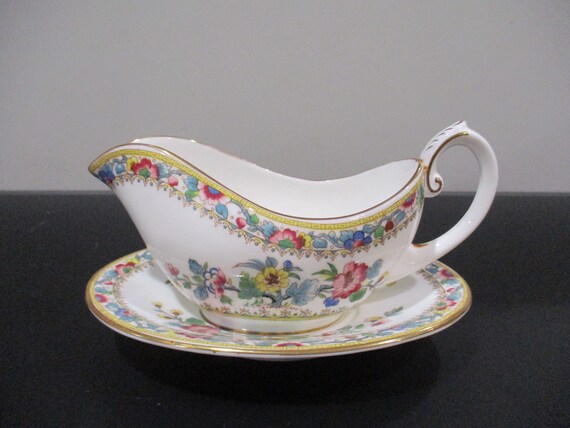 Vintage Coalport Bone China Ming Rose Pattern Gravy Boat with Undertray Like New Condition