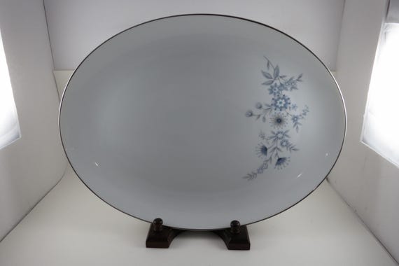 Mikasa Nadine Pattern 6235 Oval Serving Platter 16 1/2 Inch Like New Condition