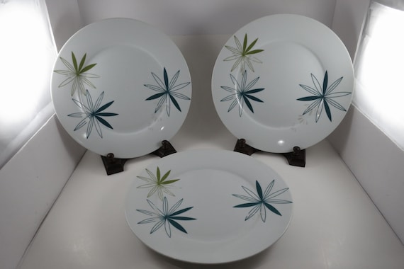 Set of 3 Pier 1 Kui Hua Retro 11 1/8 Inch Dinner Plates