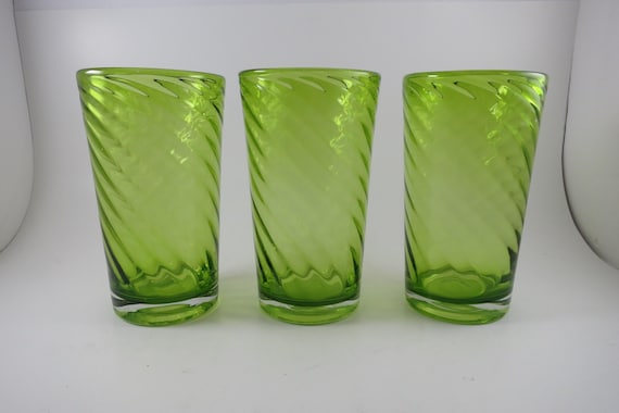 Three Hand Blown Green Drinking Glasses Tumblers Diagonal Swirl Texture